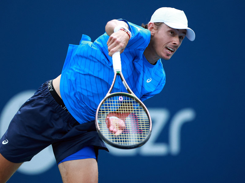 Alex de Minaur membuat kejutan dengan mengalahkan unggulan kedua Daniil Medvedev  7-6 (9/7), 7-5 di Toronto Masters.
