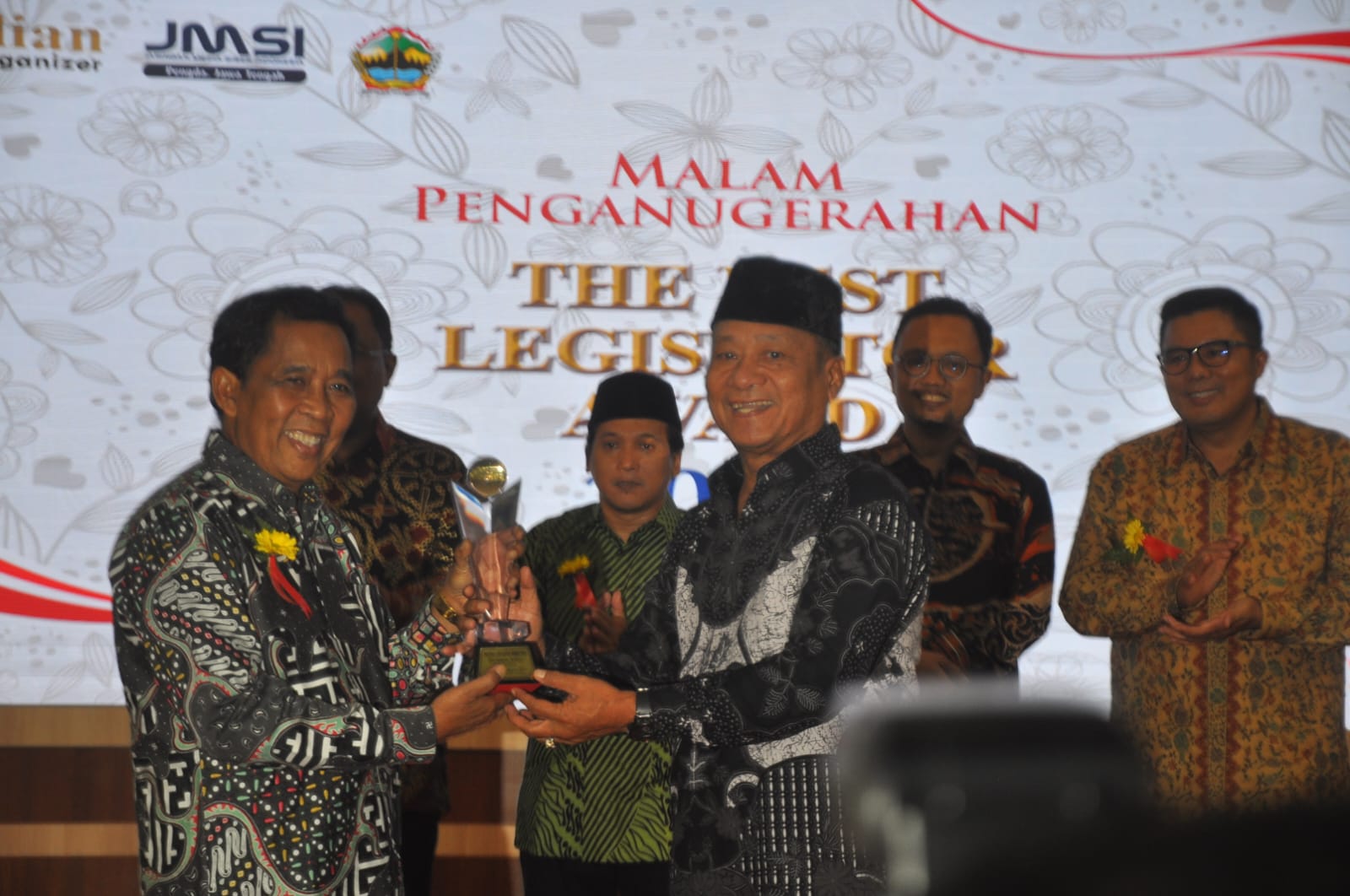 Kader NasDem Raih Penghargaan the Legislator Award