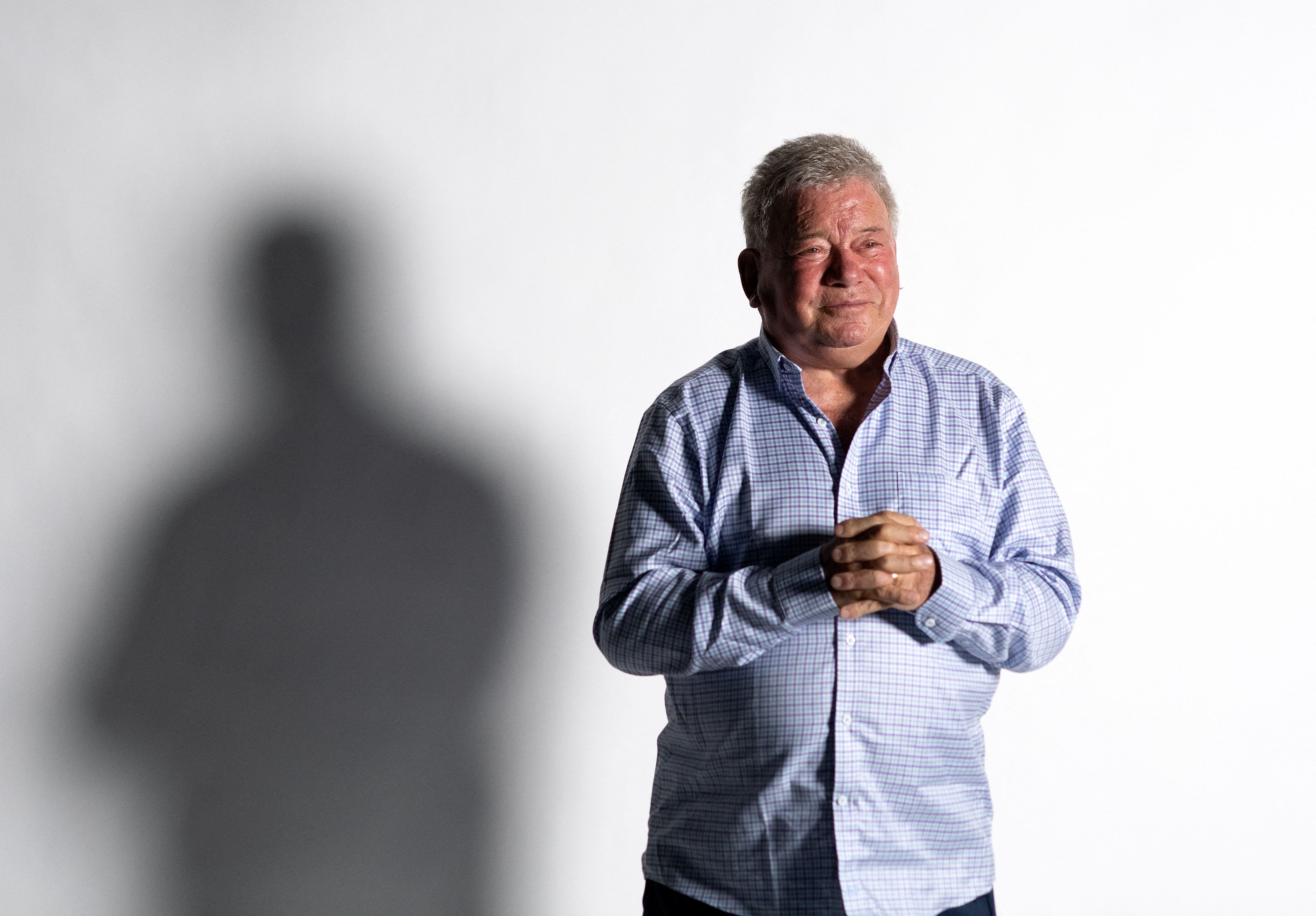 Aktor William Shatner, pemeran Kapten Kirk seolah nyata hadir pada pertemuan di Sydney Australia dengan teknologi hologram