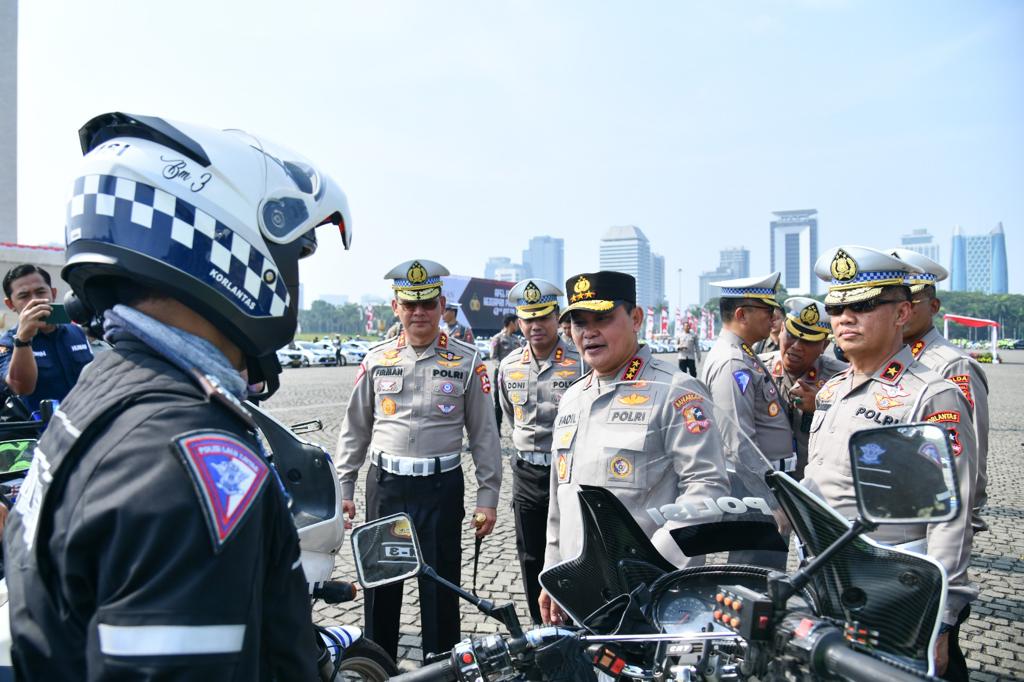 Apel Pengecekan Kesiapan Pamwal Rolakir 43rd ASEAN Summit di Lapangan Silang Barat Monas, Jakarta, Rabu (30/8).