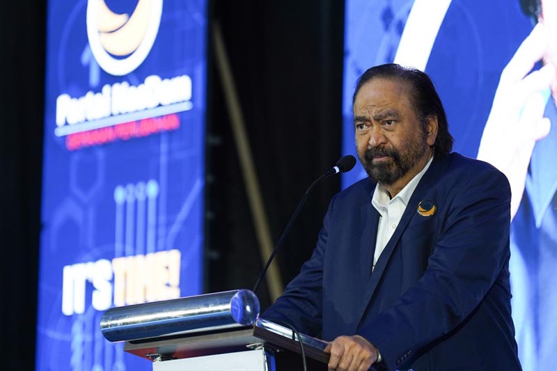 Merapatnya PAN dan Golkar ke Kaoliasi Kebangkitan Indonesia Raya dinilai Surya Paloh sebagai hak konstitusinal partai politik.