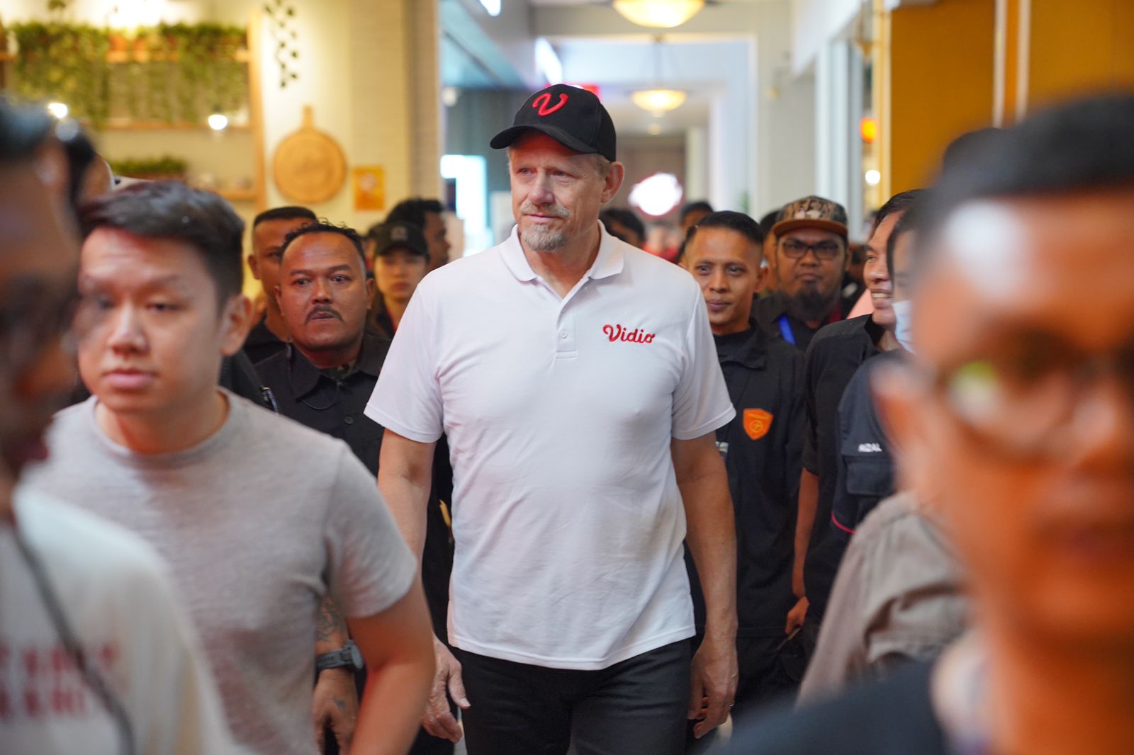 LEGENDA Manchester United Peter Schmeichel antusias menyapa pecinta Liga Primer dalam dalam acara Vidio Premier League Festival