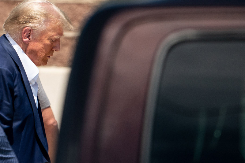 Donald Trump menyatakan bertolak ke Georgia untuk ditahan jaksa distrik.