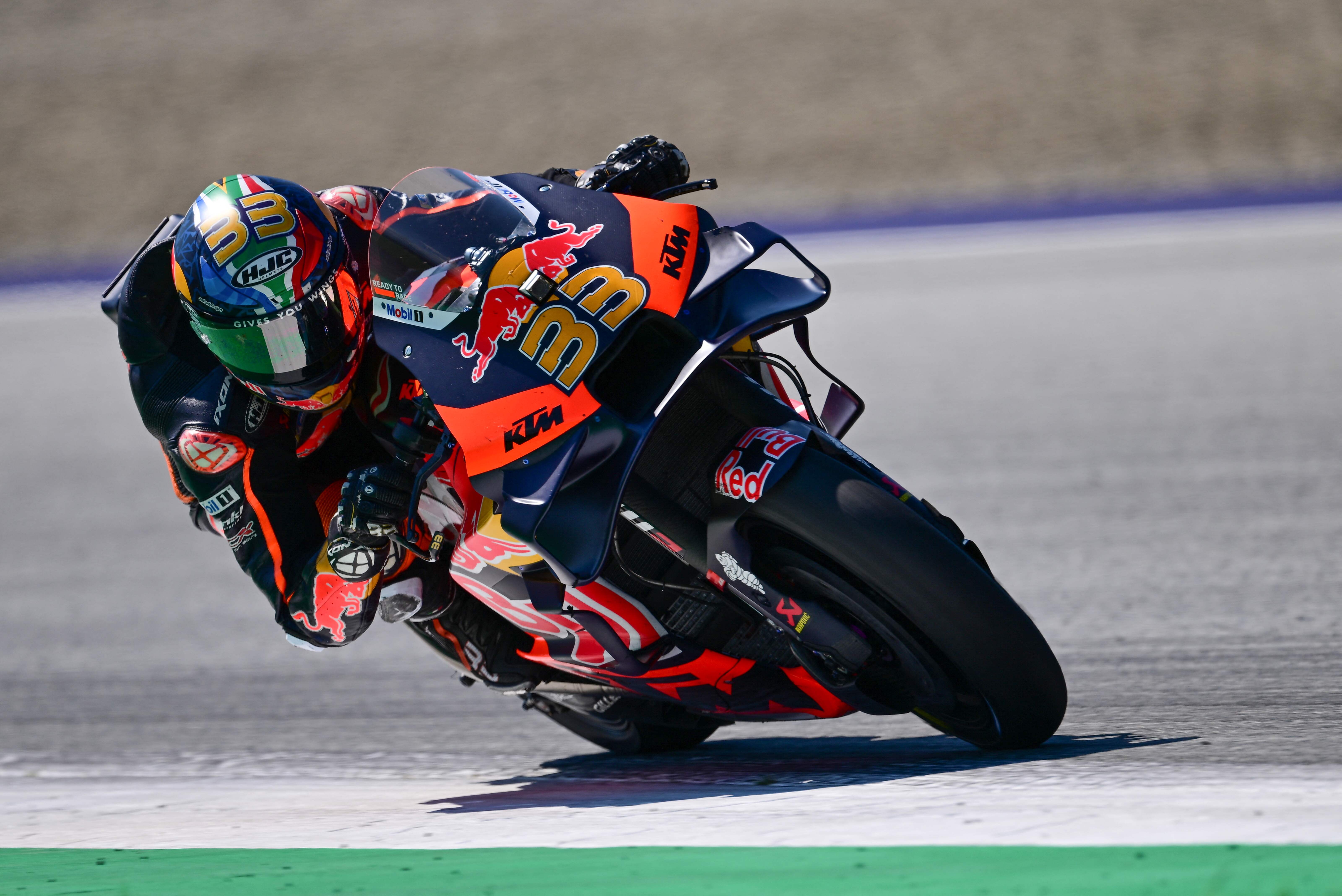 Binder Bertahan di Red Bull KTM Hingga 2026
