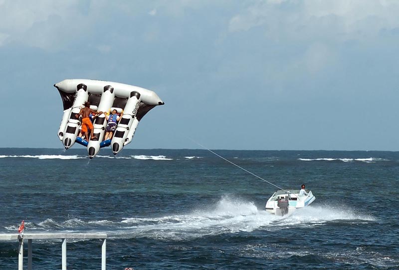 Ilustrasi - permaian flying fish