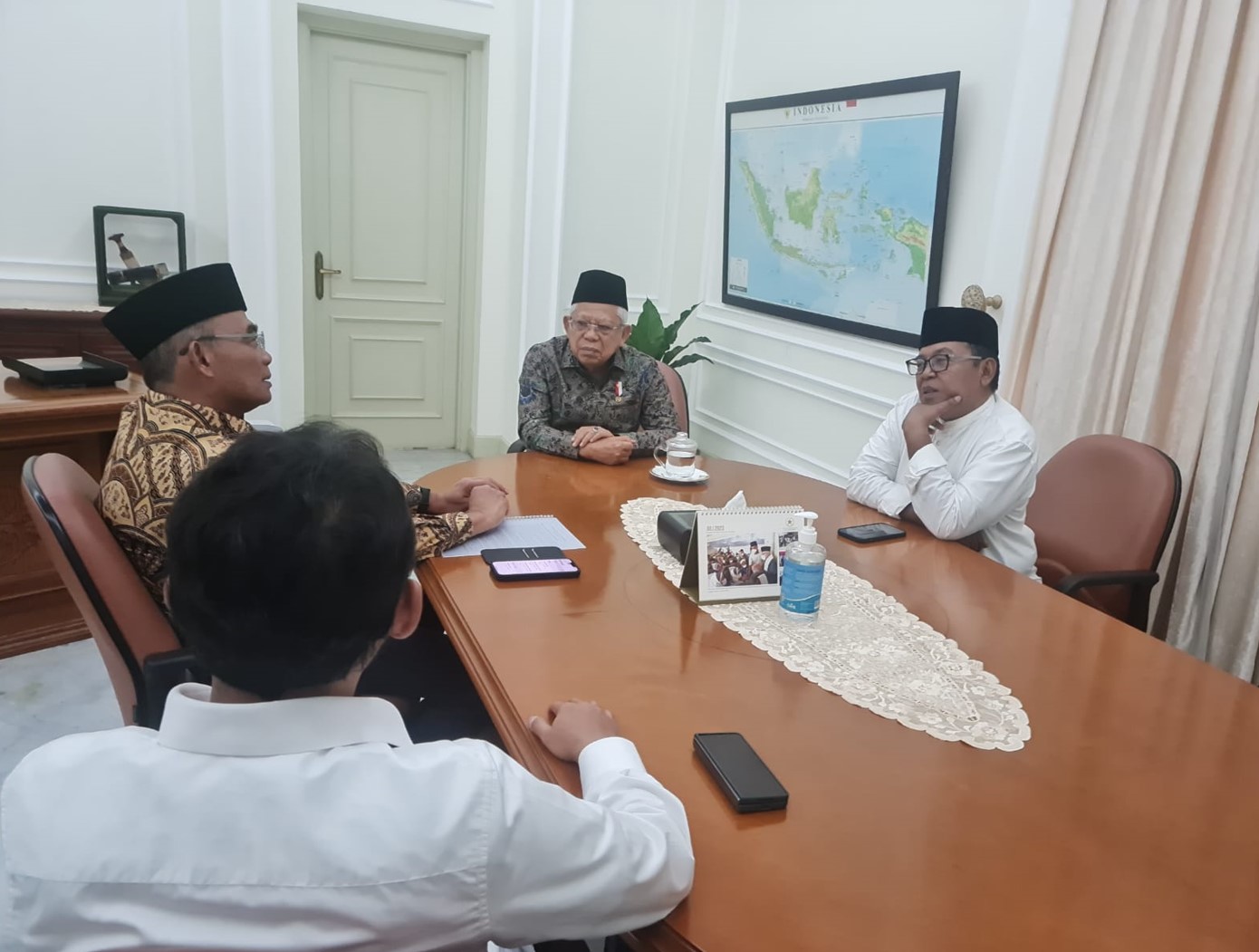 Menko PMK Laporkan Soal Kemiskinan Ekstrem pada Wapres