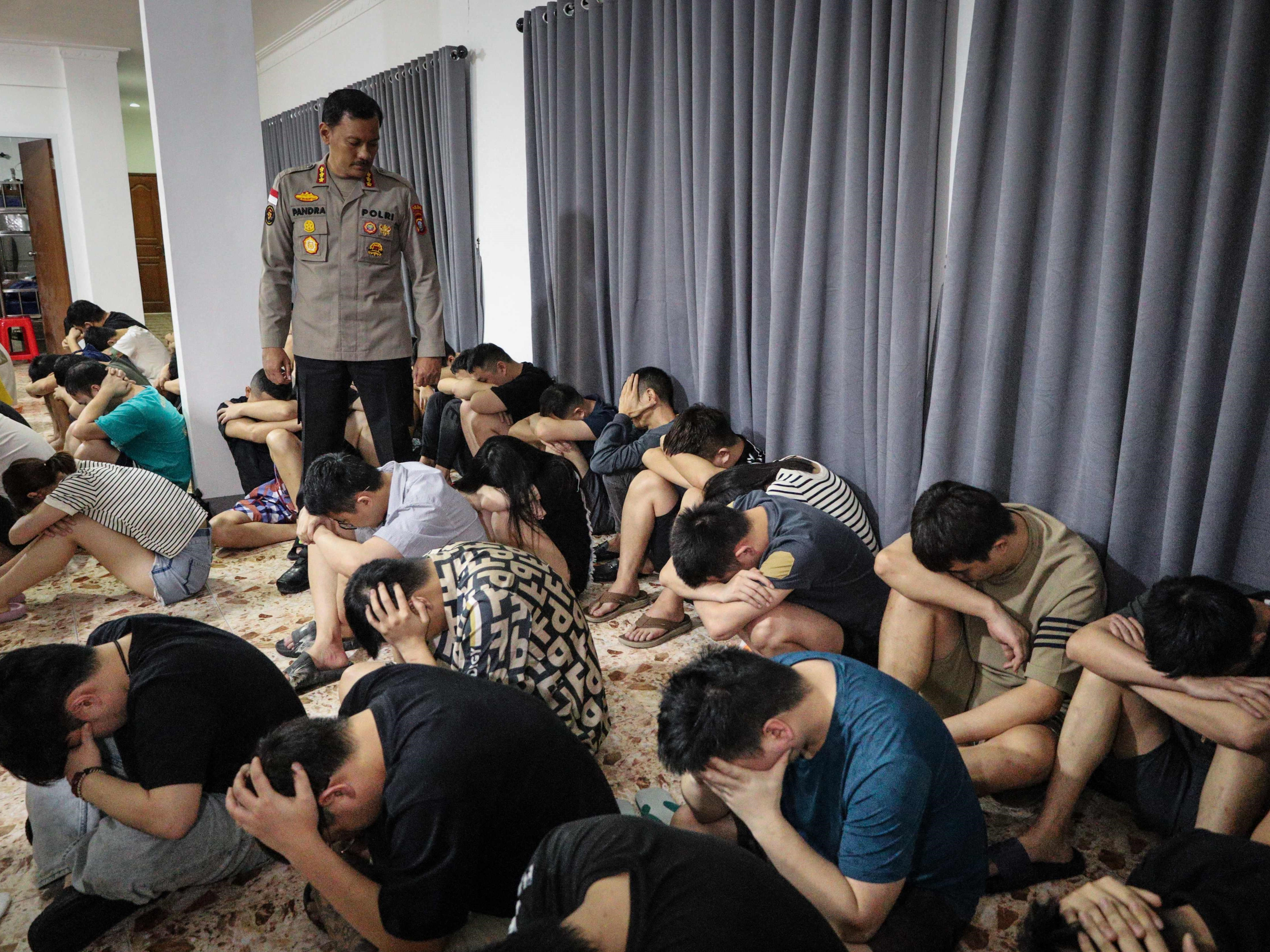 Polda Riau Tangkap 88 Warga Tiongkok karena Penipuan Cinta