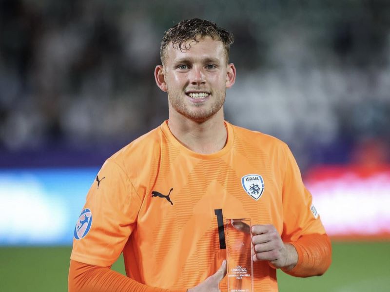 Kiper baru Bayern Muenchen Daniel Peretz