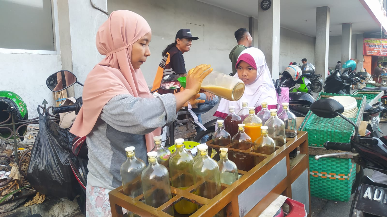 Salah seorang penjual jamu di Kabupaten Sukoharjo, Jawa Tengah.
