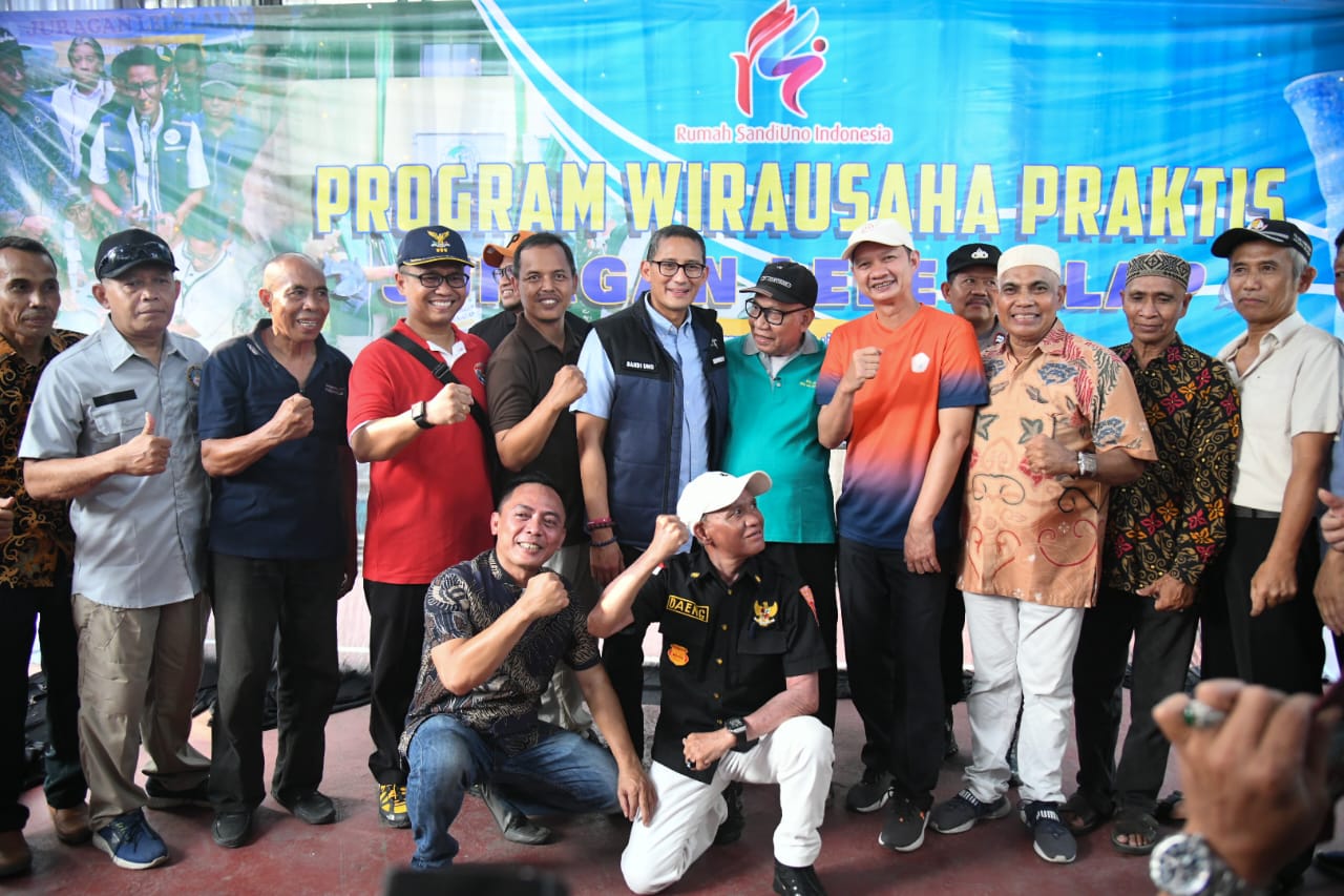 Menparekraf Sandiaga Uno menggelar program 'Wirausaha Praktis Juragan Lele Lalap' (Julela)