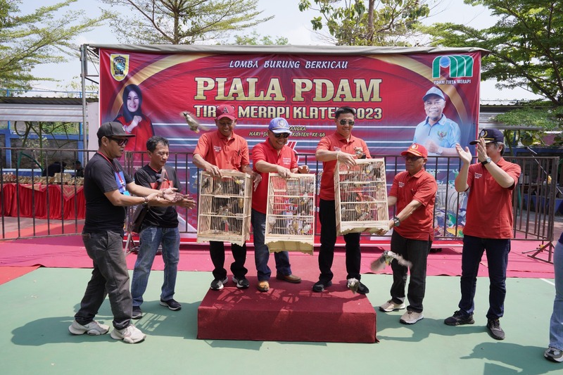 Pemenang lomba burung berkicau PDAM Tirta Merapi.