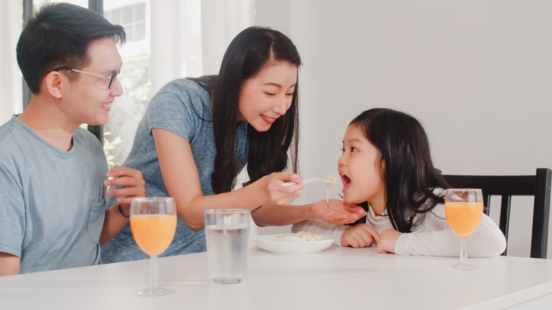 Orangtua Juga Bisa Sebabkan Masalah Makan pada Anak