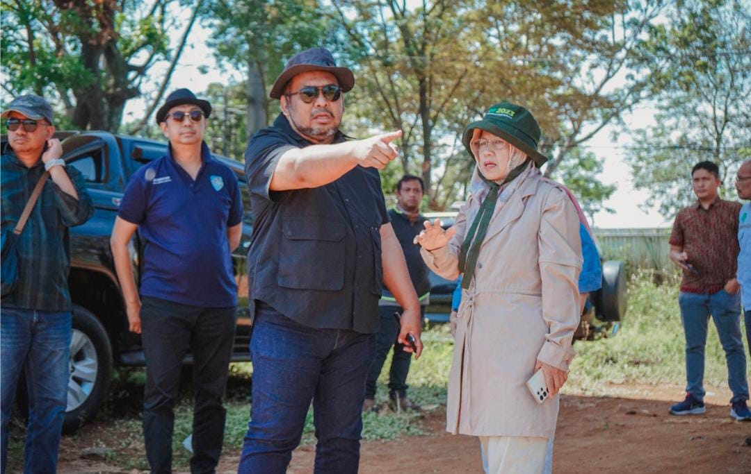 Dirjen Perkebunan Andi Nur Alam Syah melakukan kunjungan Java Preanger di Kabupaten Bandung Jawa Barat.