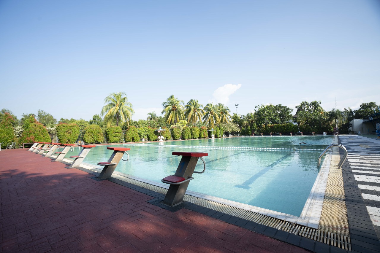 Kolam renang ukuran olimpiade di Krakatau Water World Cilegon