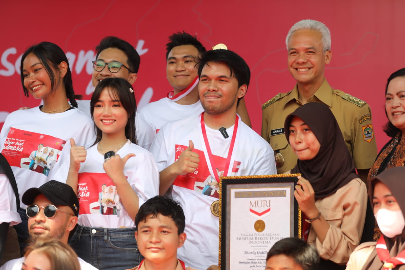 Gubernur Jawa Tengah Ganjar Pranowo hadiri pemecahan rekor MURI 