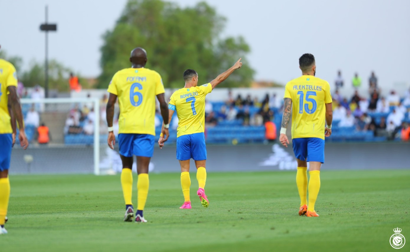 Penyerang Al Nassr Cristiano Ronaldo melakukan selebrasi usai mencetak gol ke gawang Raja Casablanca di laga Arab Club Champions Cup.