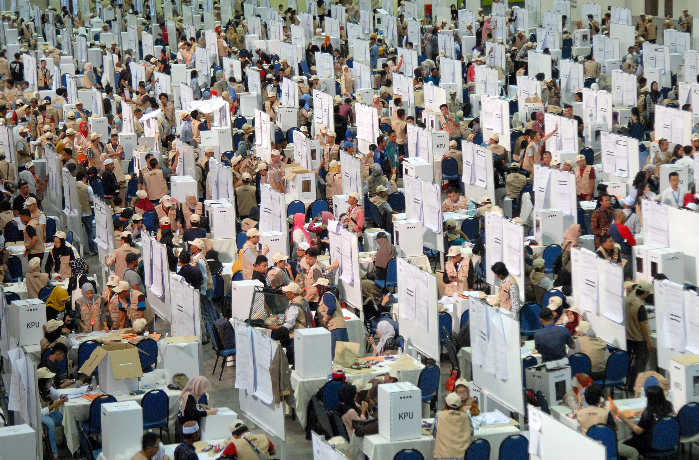 Momen penghitungan suara Pemilu 2019 di PPLN Kuala Lumpur, Malaysia