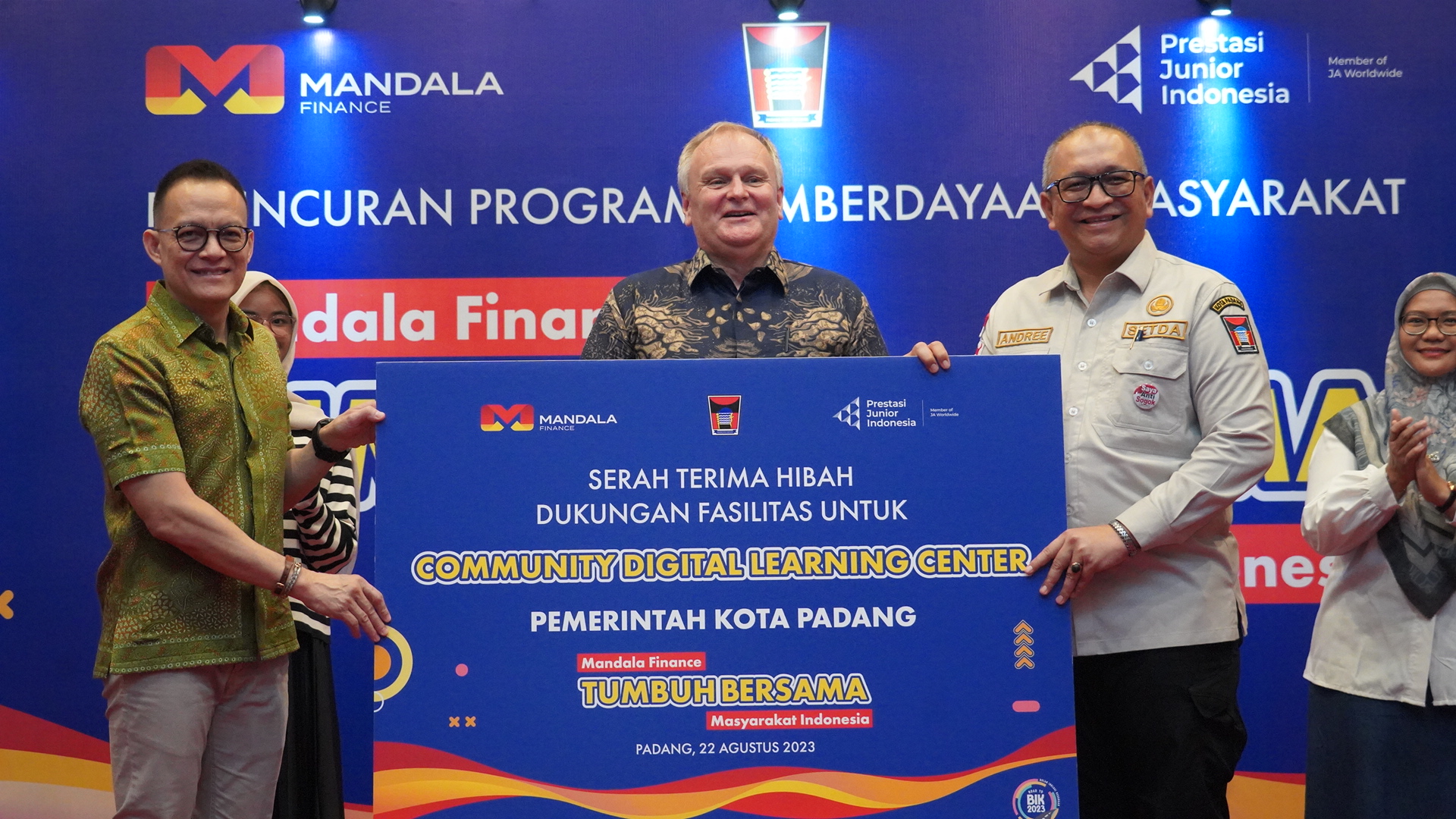 Kolaborasi Mandala Finance dan PJI dalam mendukung generasi muda di Kota Padang