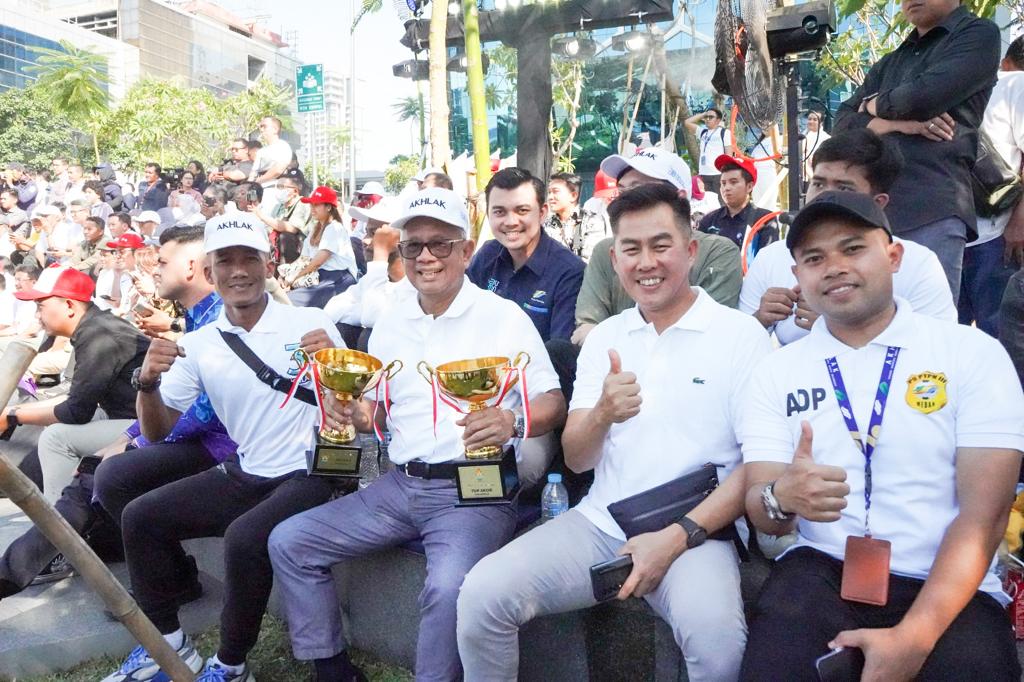 Dua trofi yang diraih PTPN Group