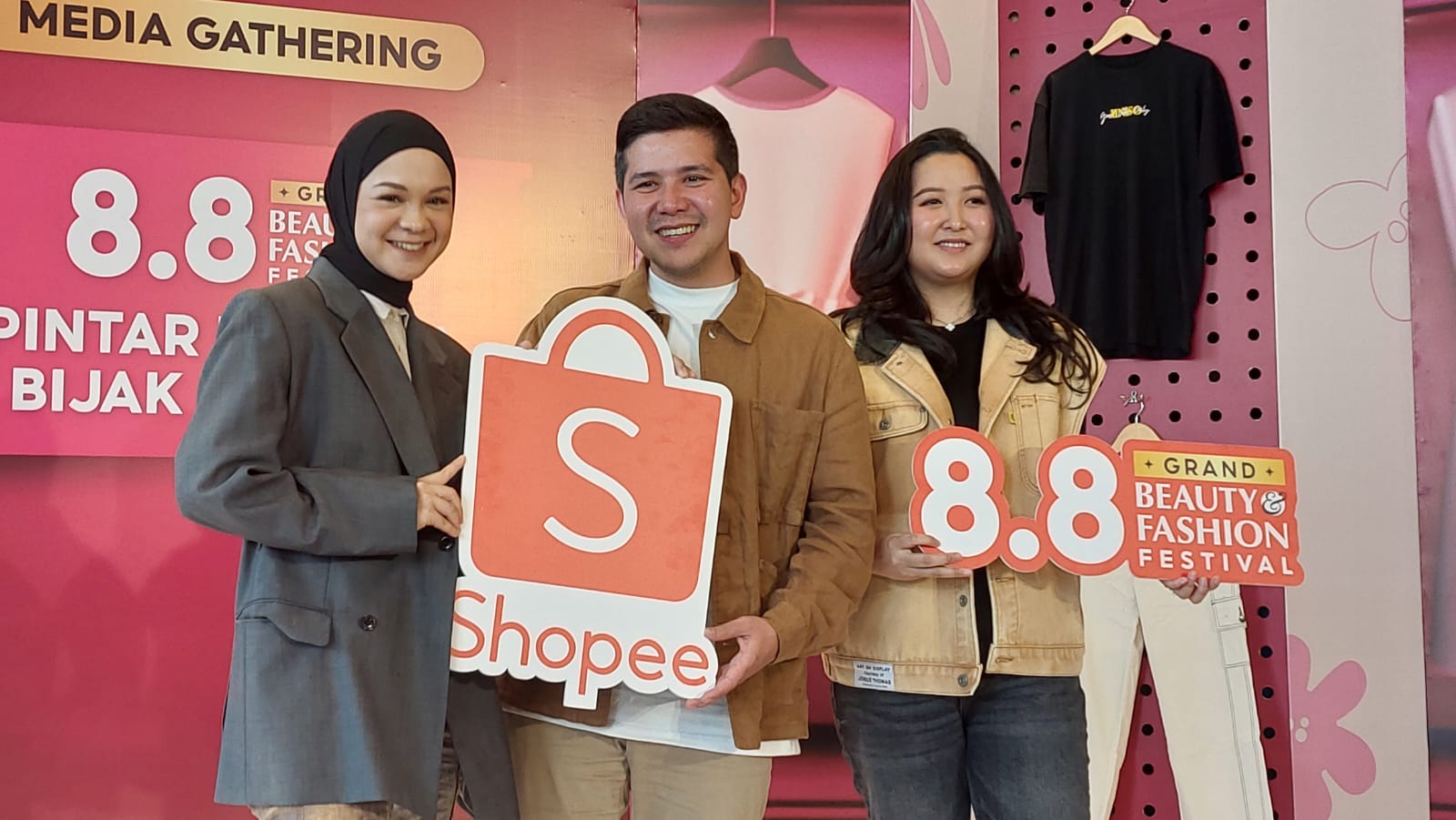 Shopee 8.8 bincang soal arti fashion 