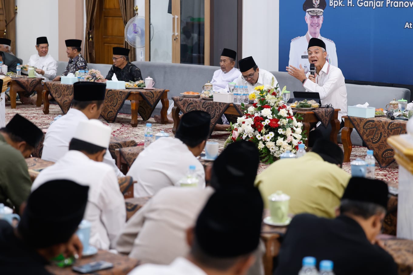 Ganjar Pranowo melangsungkan silaturahmi bersama masyayikh se-Indonesia di Pondok Pesantren At Taujieh Al Islamy 2 Andalusia