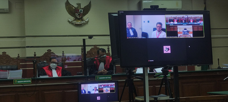 Bupati nonaktif Bangkalan divonis 9 tahun penjara. 