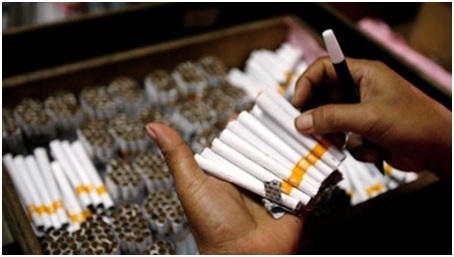 Kebijakan cukai hasil tembakau (CHT) 2023 – 2024 berdampak pada segmen sigaret kretek tangan (SKT) yang merupakan industri padat karya.