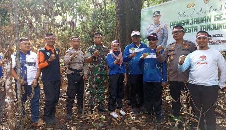 Kapolsek Bukit Bestari AKP Yuhendri Januar (kedua dari kanan).