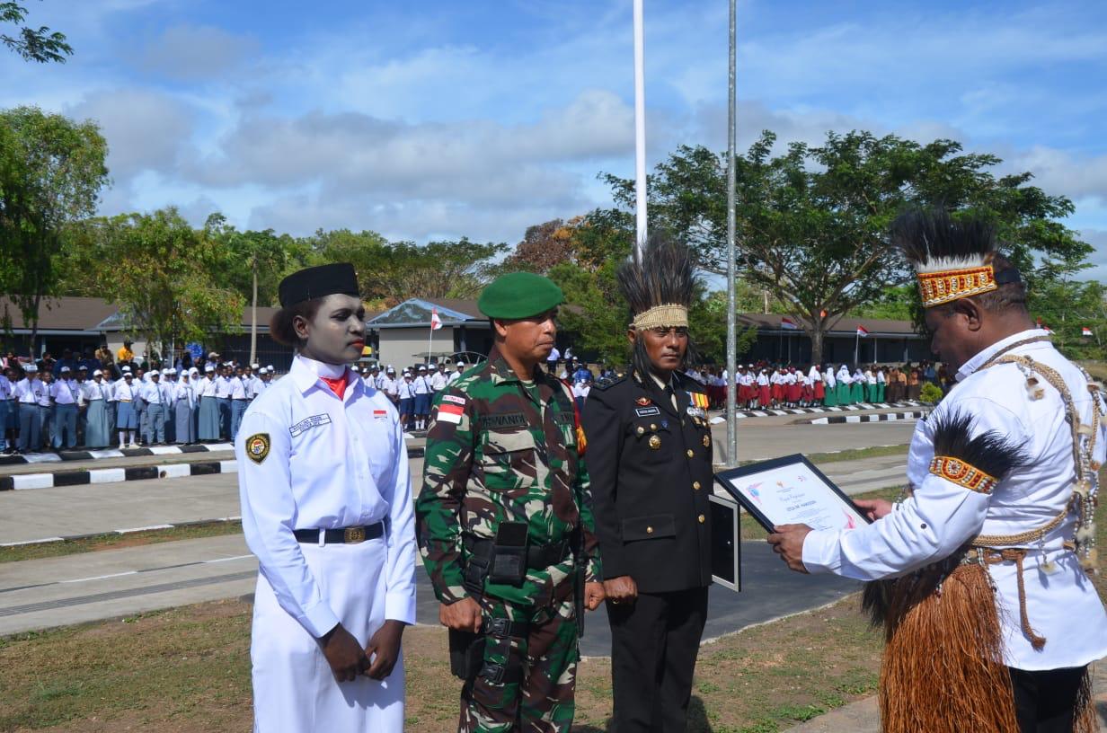 Upacara peringatan HUT ke-78 Kemerdekaan RI di PLBN Sota, Kabupaten Merauke, Provinsi Papua Selatan, Kamis (17/8).