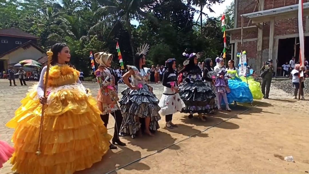 Recycle Costume Show di Wonosobo