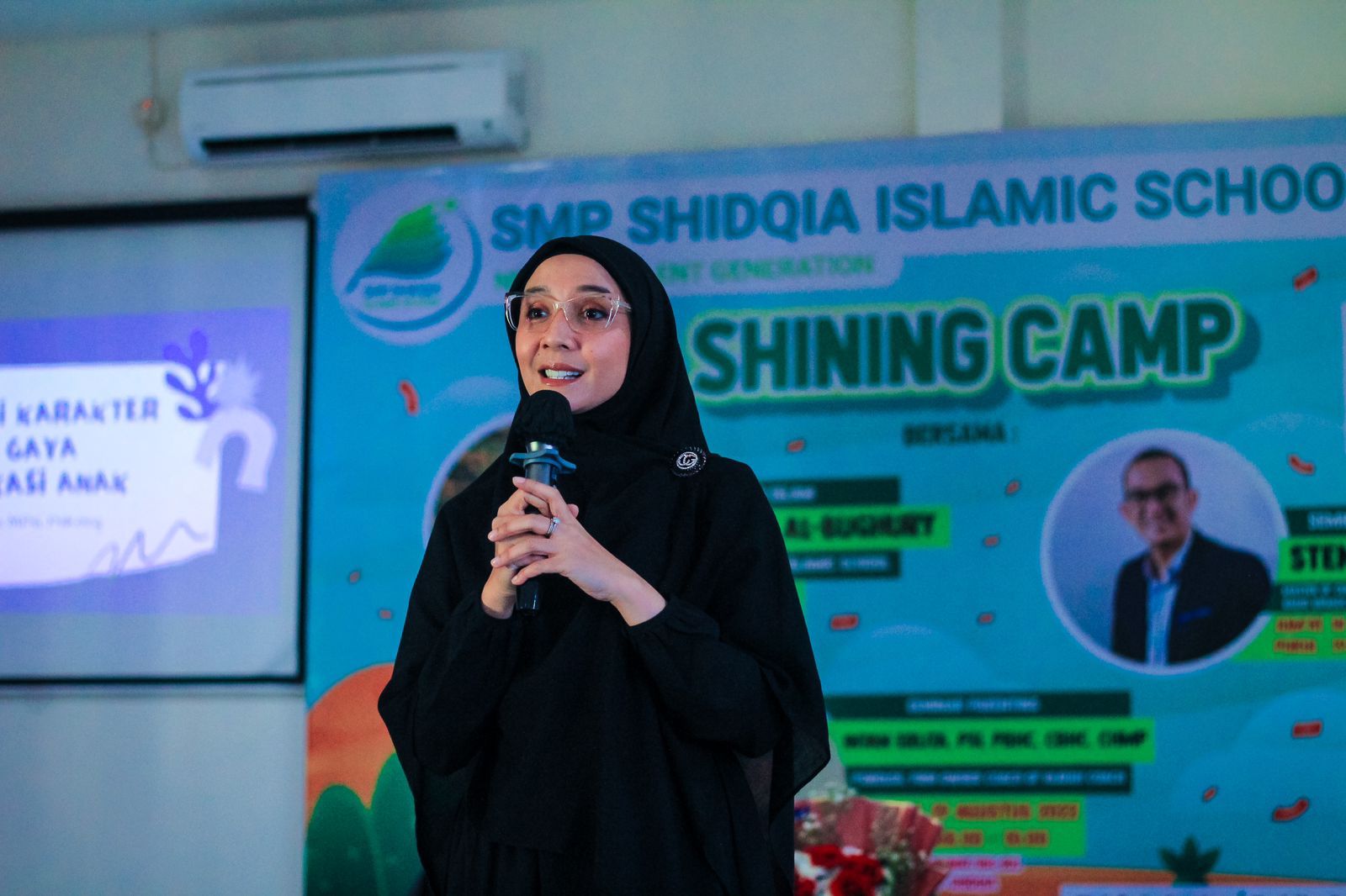 Kegiatan program Shinning Camp yang dilaksanakan SMP Shidqia Islamic School.