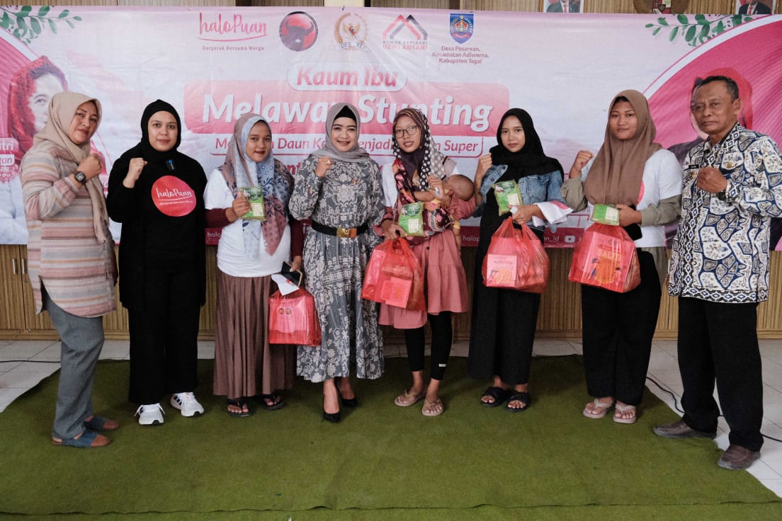 HaloPuan bersama Anggota DPR Fraksi PDIP Dapil Jateng IX Dewi Aryani menggelar kegiatan melawan stunting di Desa Pesarean, Tegal, Jateng.