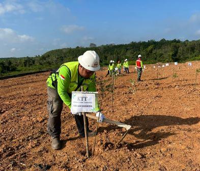 Sebagai upaya mendukung keberhasilan reklamasi, PT Trimata Benua membangun tempat pembibitan tanaman di jobsite Bentayan, Sumsel.