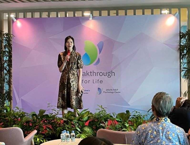 Stephanie Riady selaku Direktur Eksekutif Yayasan Pendidikan Pelita Harapan saat membuka dua klinik di Jakarta, Senin (14/8).