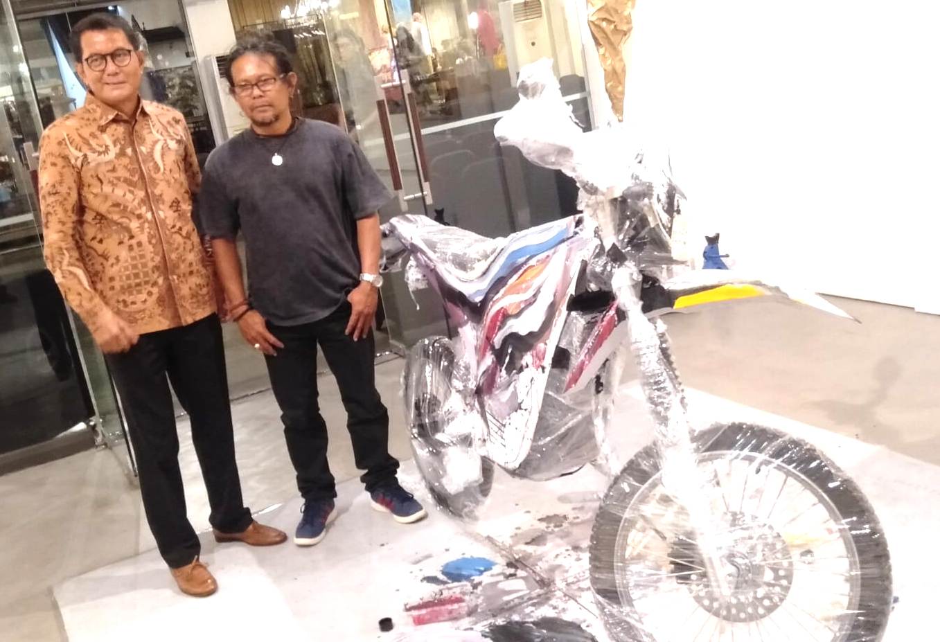 Motor yang dilukis Putu Bonus.