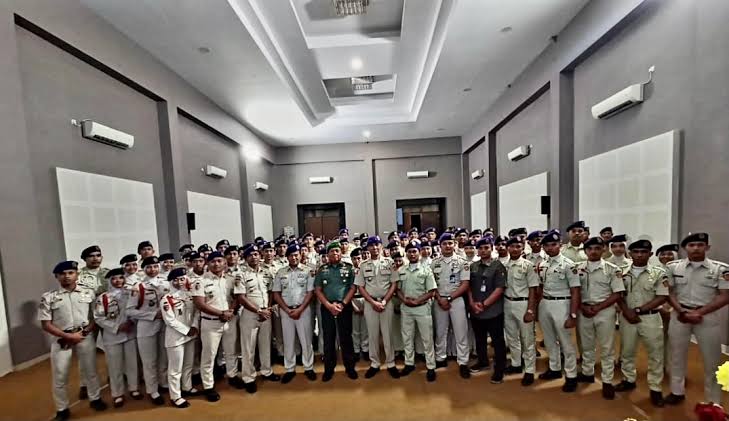 Pangdam V Brawijaya, Mayjen TNI Farid Makruf  melakukan pembinaan pada Menwa Unpatti Ambon.