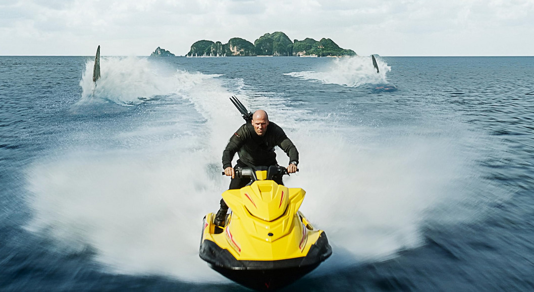 Jason Statham dalam The Meg 2: The Trench
