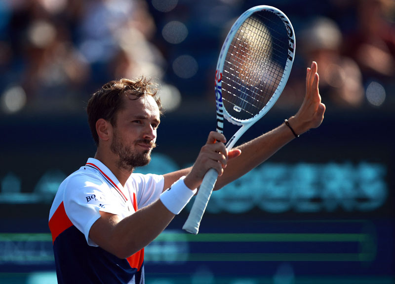 Daniil Medvedev hanya membutuhkan waktu kurang dari 20 menit untuk menang 6-4, 6-4 atas Lorenzo Musetti di ajang ATP Toronto Masters, Kamis 
