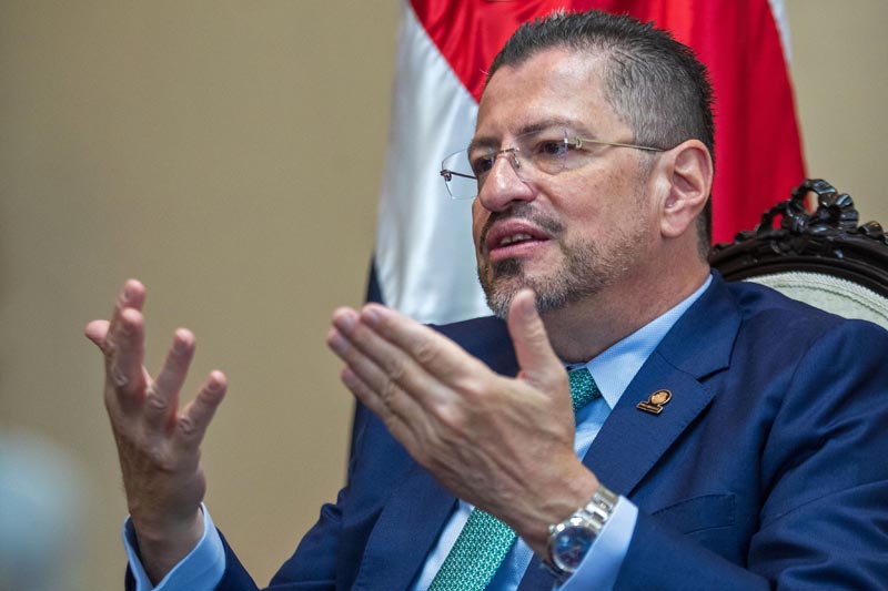 Presiden Kosta Rika Rodrigo Chaves diduga menyalahgunakan kekuasaannya dalam proses perceraian dan perwalian pengusaha Leonel Baruch.