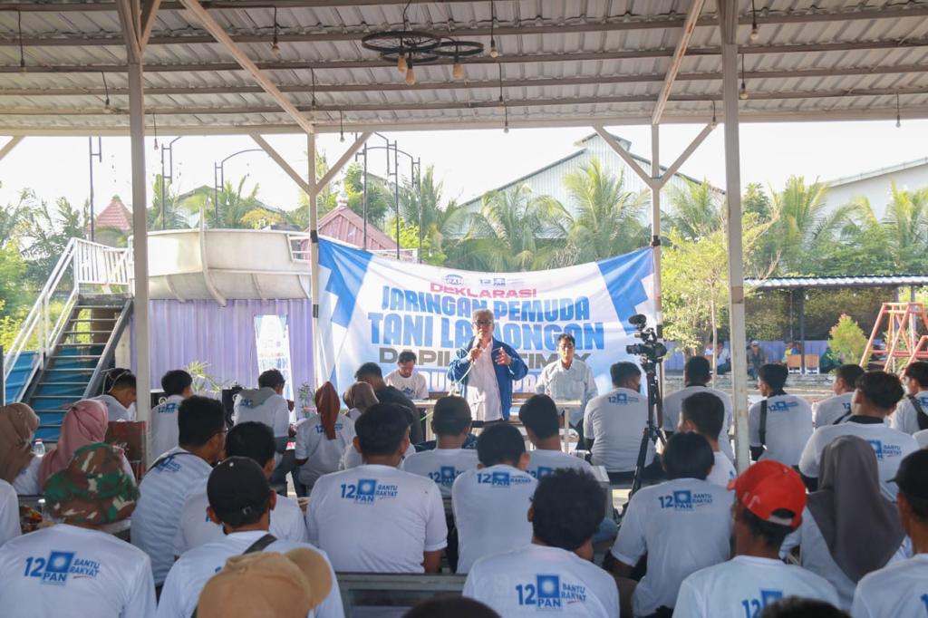 Deklarasi dukungan Pemuda tani Lamongan, Jawa Timur (Jatim) kepada Partai Amanat Nasional (PAN). 