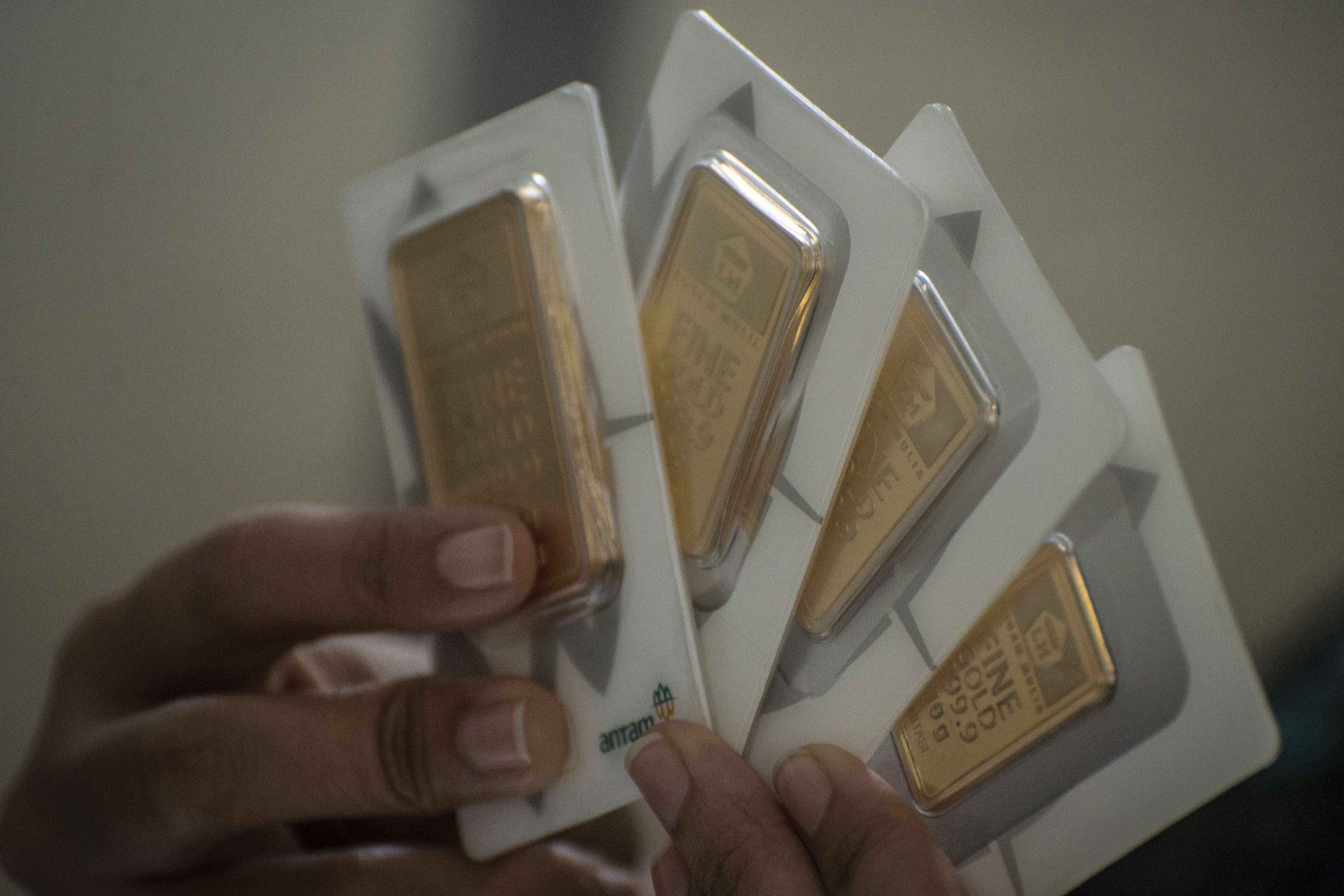 Harga Emas Pagi Ini Kembali Turun Rp1.000