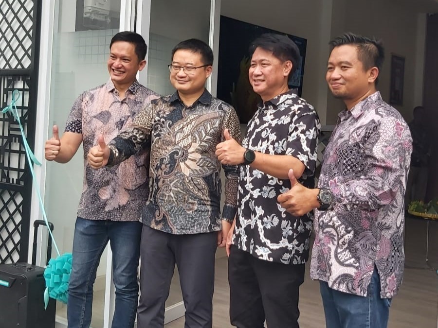 Service center terbaru tersebut berlokasi di daerah komersial Tanjung Duren yang sangat berdekatan dengan pusat bisnis Central Park Jakbar.