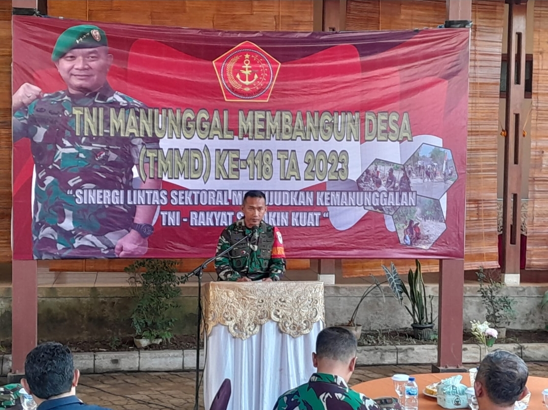 Dandim 0608/Cianjur Letkol Inf M Syaifuddin Fanany memaparkan laporan pelaksanaan TMMD ke-118.