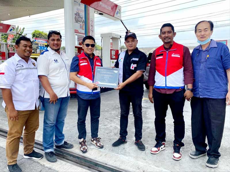Pertamina Patra Niaga Regional Jawa Bagian Tengah (JBT) mengapresiasi operator dan pengawas SPBU 44.555.04 yang melaporkan transaksi biosola