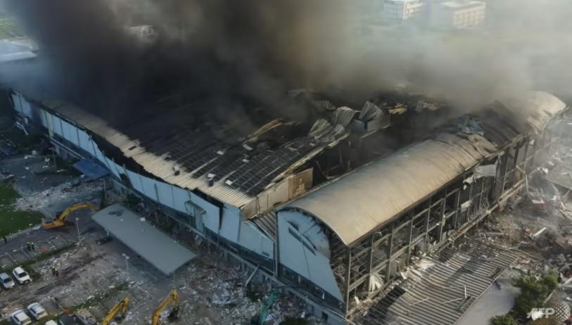 Pabrik bola golf yang kebakaran di Taiwan.