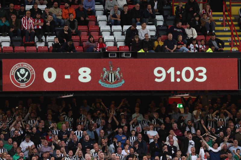 Papan skor menunjukkan kedudukan keunggulan Newcastle atas Sheffield.