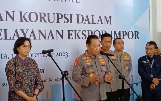 KAPOLRI Jenderal Listyo Sigit Prabowo saat jumpa pers soal Pulau Rempang, Batam.