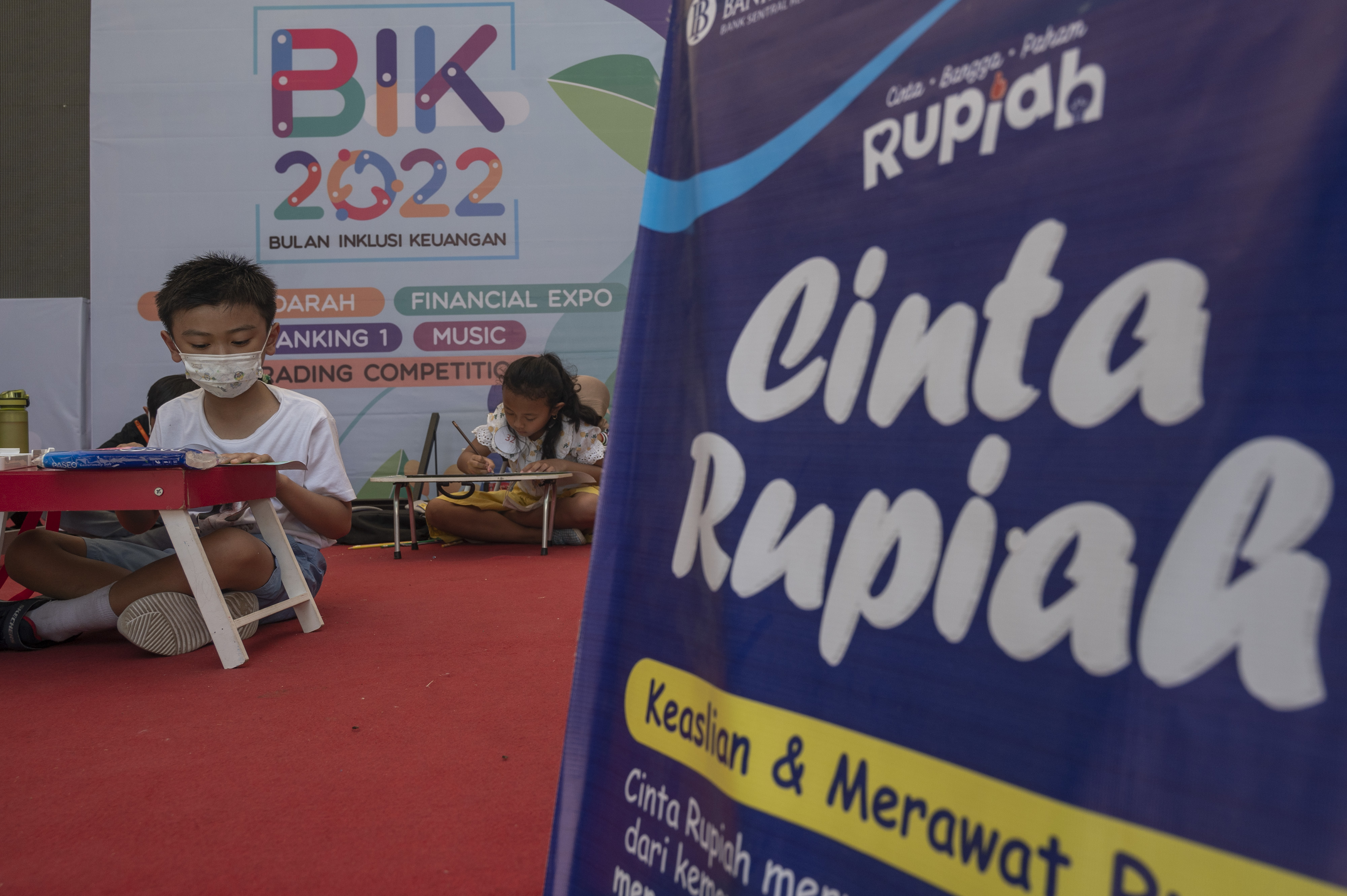 Dorong Literasi Keuangan Masyarakat untuk Mengakselerasi Proses Pembangunan