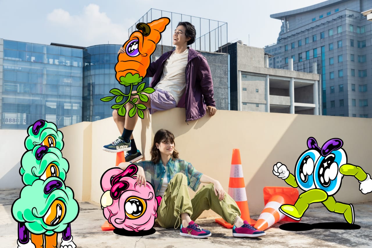 Koleksi sepatu brand Playboy yang berkolaborasi dengan seniman Muklay. 