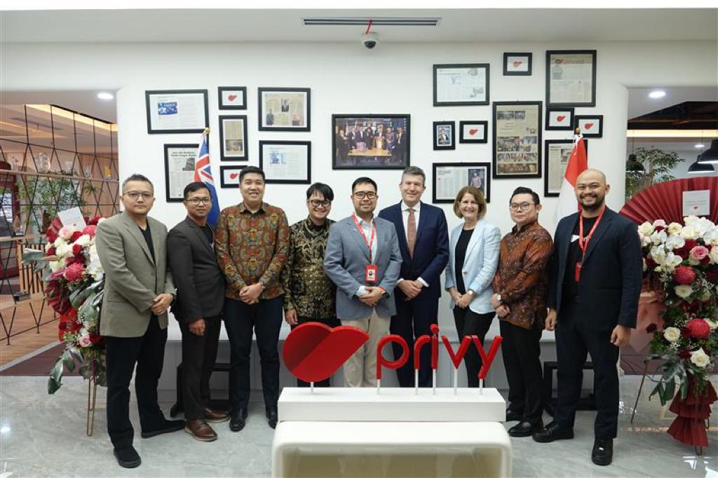 Kedatangan delegasi The Australian Trade and Investment Commission (Austrade) ke kantor Privy di Kawasan Cibis Park, Jakarta. 